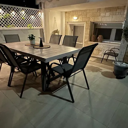 Marko's Place Apartment